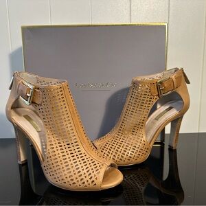 Louise et Cie Lo-Olivia2 Heels 7.5M True Tan